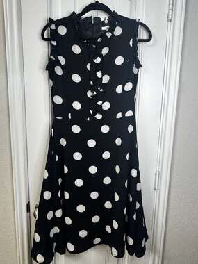 Amelia‎ Black and White Polka Dot Sleeveless Ruffle Midi Dress Size 4